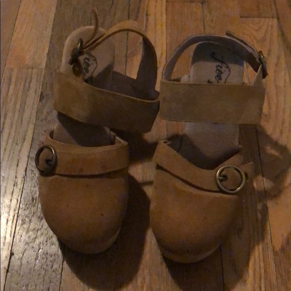 Free people clogs